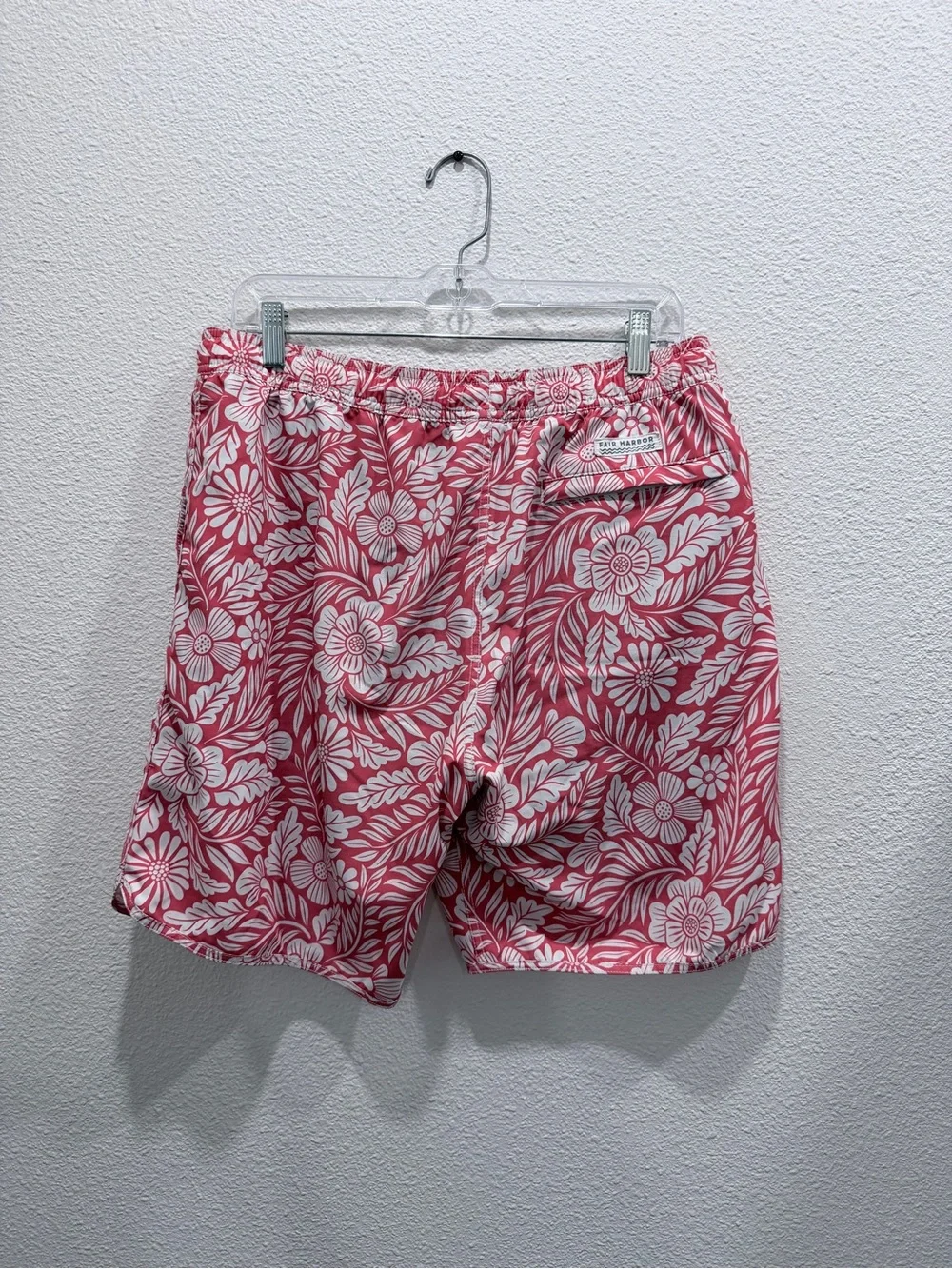 Fair Harbor Men's red  Floral Drawstring Shorts size large